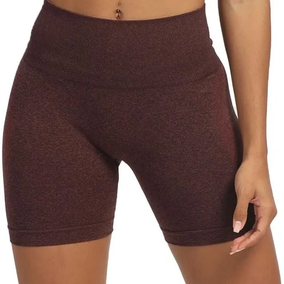 CONTOUR SEAMLESS WORKOUT SHORTS - Picture 3 of 6